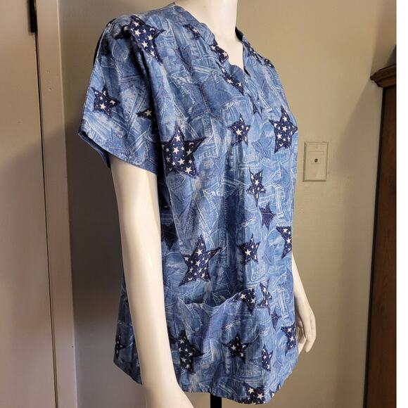 Mad About Scrubs Blue Stars Cotton Scrub Top Large Graphic Patriot Workwear - Picture 9 of 10